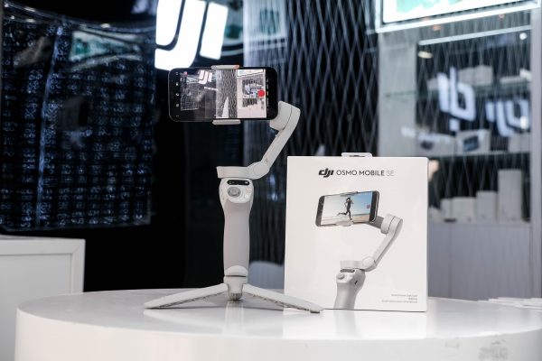 DJI Osmo Mobile SE - Gimbal Cầm Tay Chuyên Nghiệp Cho Điện Thoại